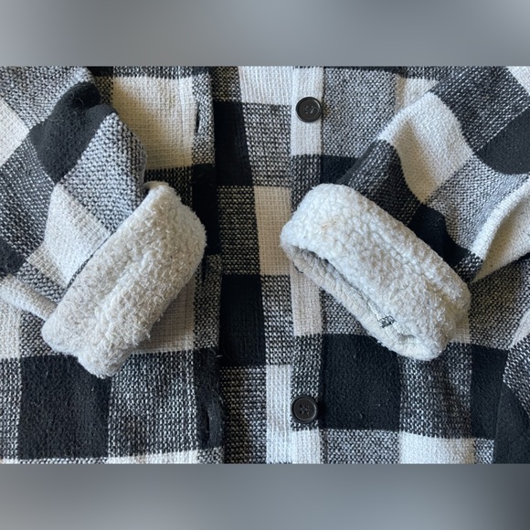 RD Style plaid shacket with fur - Picture 2 of 4